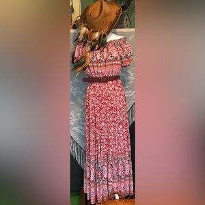 😍Off-Shoulder S/S, Floral/Paisley Maxi Dress, Small/Medium